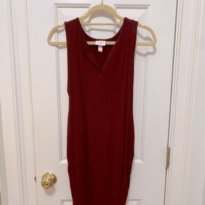 Maternity dress, burgundy, scrunched on sides